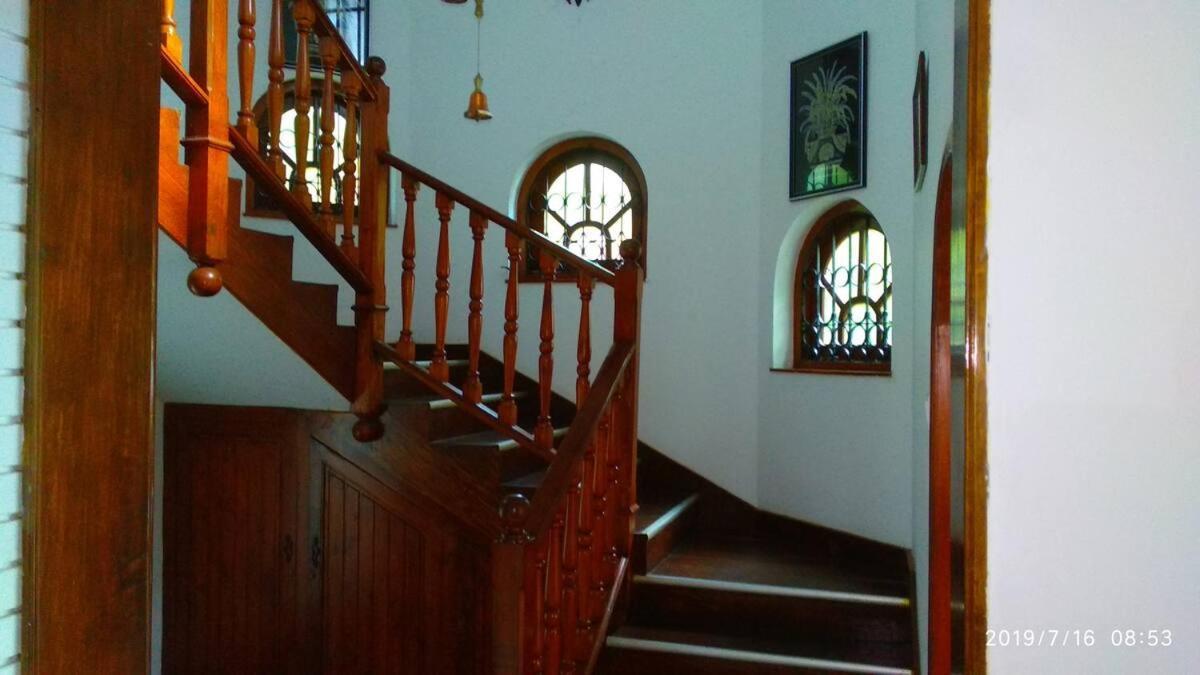 Ceylon Travel And Stay Lodge Battaramulla Eksteriør billede