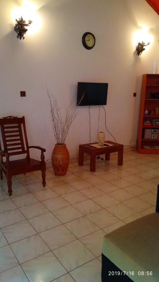 Ceylon Travel And Stay Lodge Battaramulla Eksteriør billede