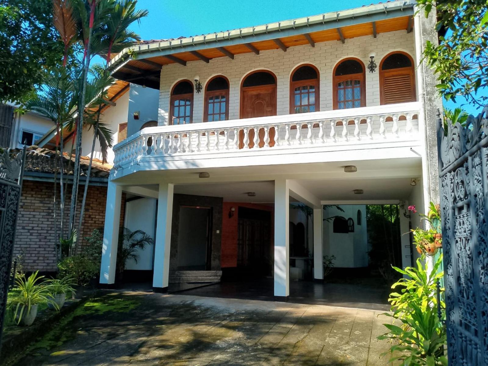Ceylon Travel And Stay Lodge Battaramulla Eksteriør billede